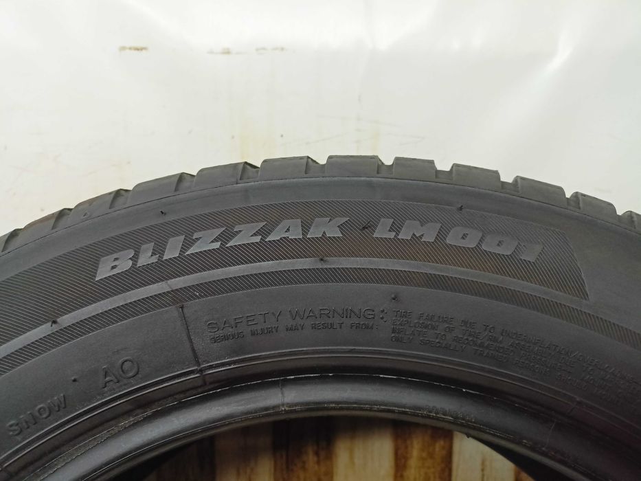 Bridgestone Blizzak LM001 205/60/16 18r. 92H 2x6,8mm 2x6,6mm (4048)