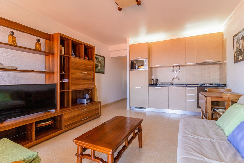 Apartamento T1 - 1ª Linha da praia c/garagem wi-fe
