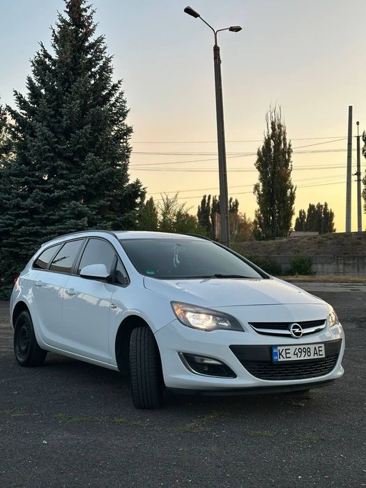 Продам Opel astra j