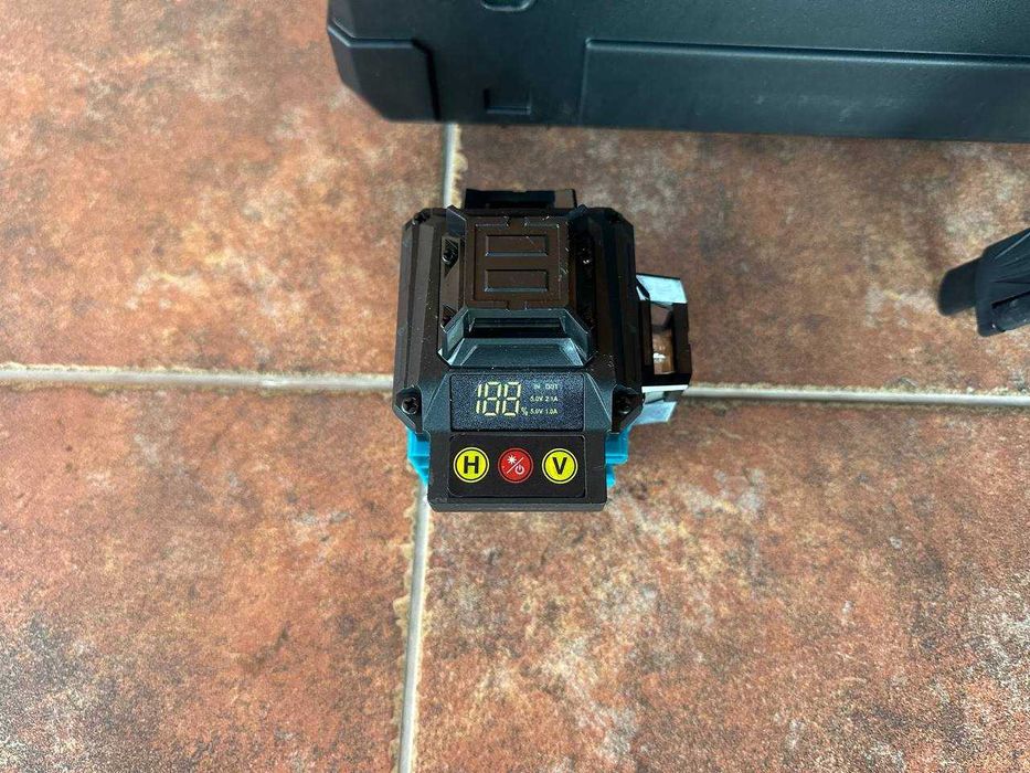 Лазерный уровень 4D нивелир 16 лучей. Тринога +кейс. Макита