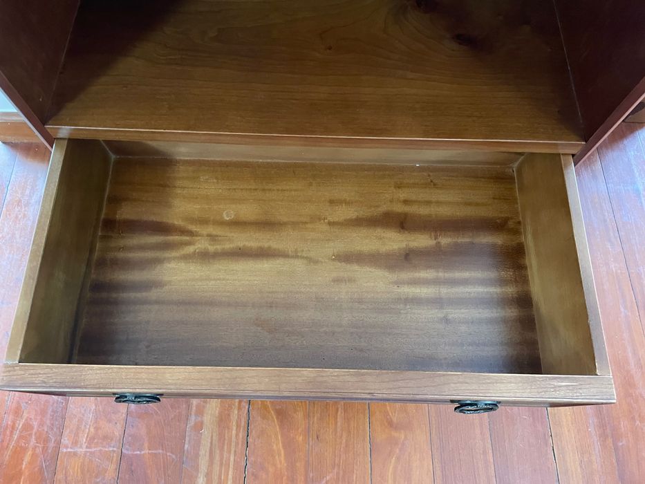 Pequeno móvel de apoio vintage em madeira de Teixo, com 1 gaveta