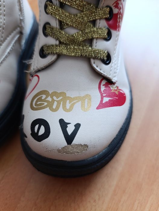 Продам дитяче взуття для дівчинки