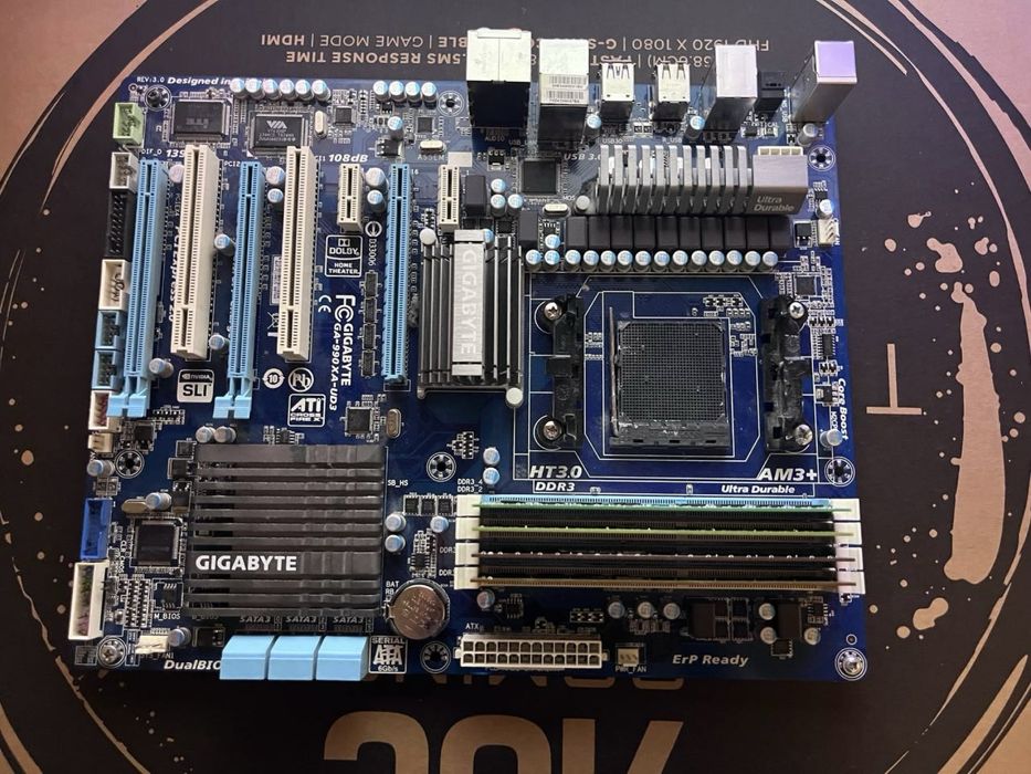 Gigabyte 990XA-UD3 (AM3+) + 4x DDR3 12GB