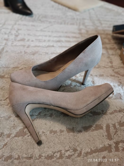 Модні бежеві туфлі!