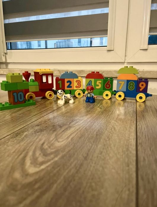 Pociąg z cyferkami klocki lego duplo