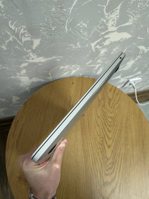 MacBook Pro 13” 2018 (i5, 8Gb, 256Gb) Акумулятор 1 цикл