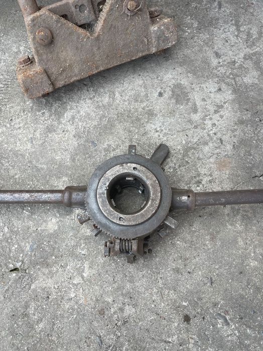 Ручний різьборіз