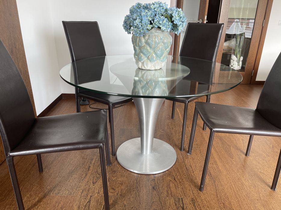 Mesa tampo vidro mais 4 cadeiras