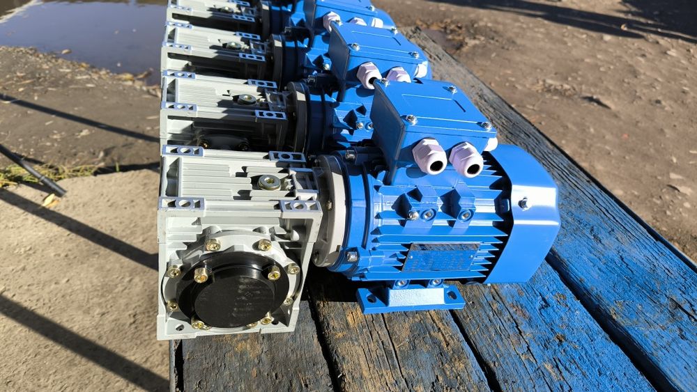 1,1 квт 75 об. Мотор редуктор nmrv-063. Электродвигатель с редуктором