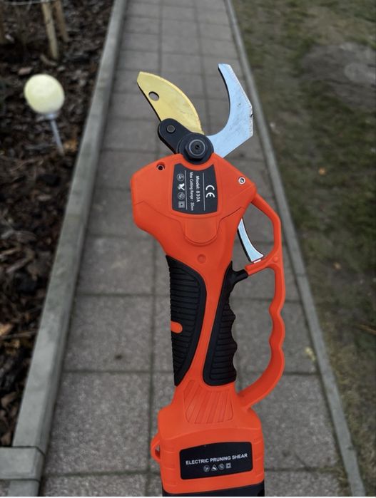 Sekator akumulatorowy 21V mocny z przedluzka