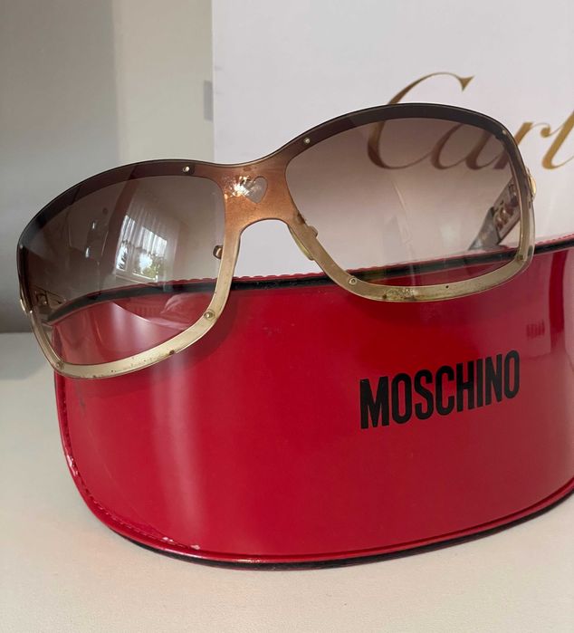 Moschino klasyczne urocze dziewczęce złote perełki nowoczesne rarytas