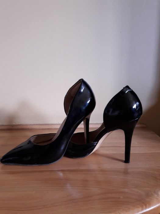 Czarne lakierki Vices