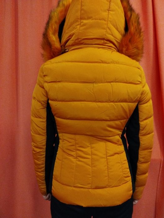 Курточка зимняя женская