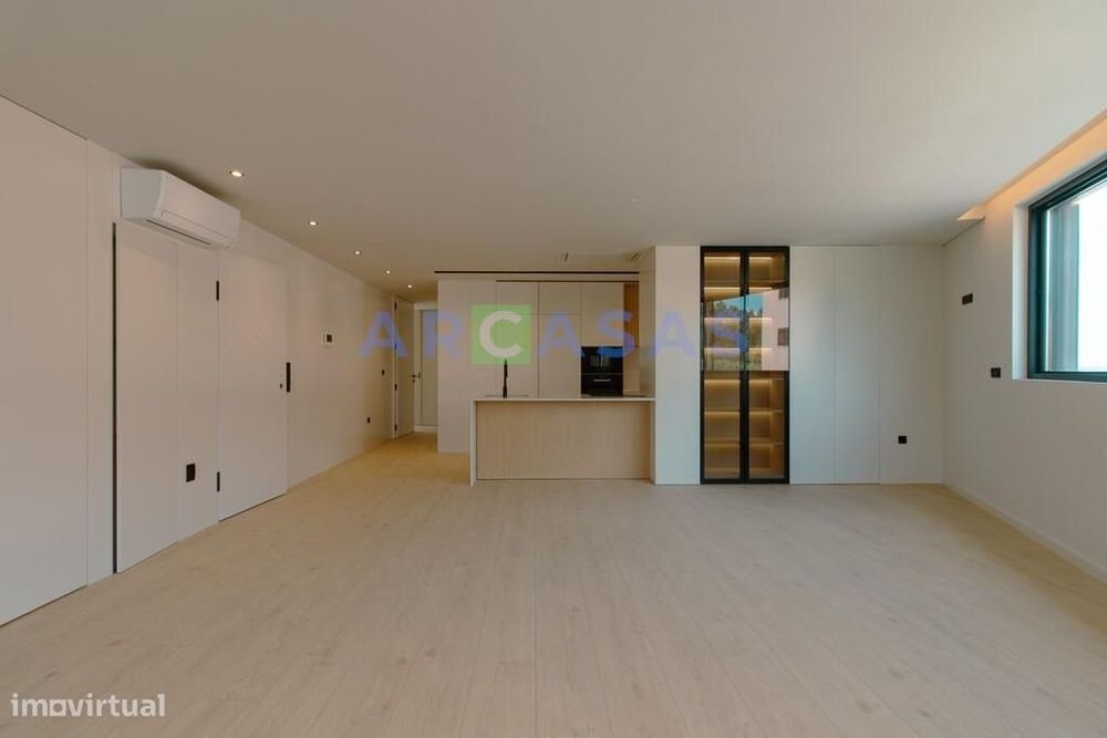 T3 Apartment with Balcony and Enclosed Garage in São Cosme, Gondomar