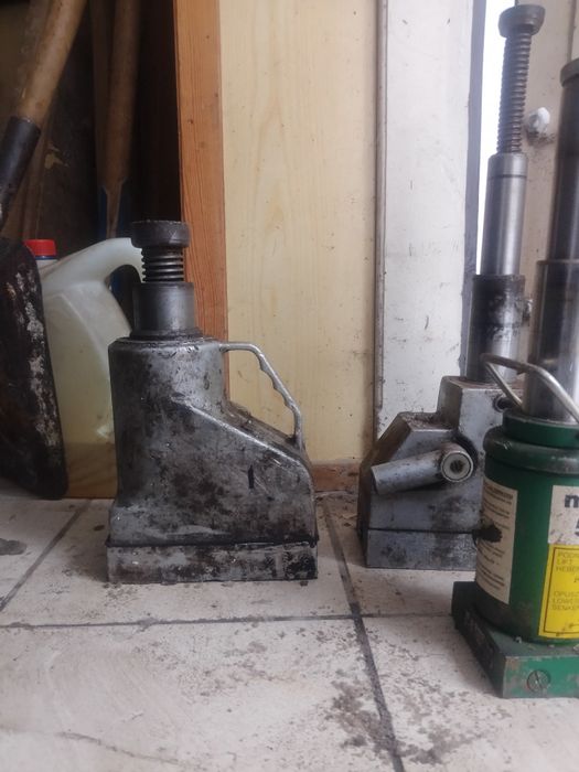 Podnośnik odsprzedam