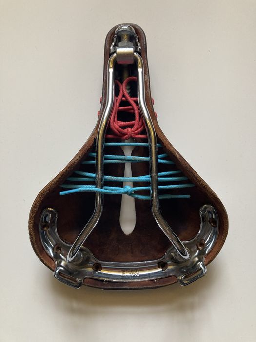 Selim Brooks B17 Carved Short