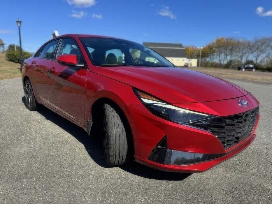 Hyundai Elantra      2023