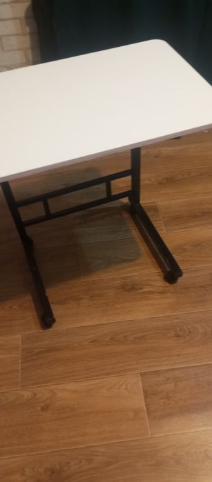 Стол прикроватный 60/40