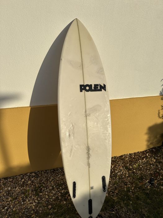 Prancha polen 5’11 oportunidade para reparar e voltar a agua