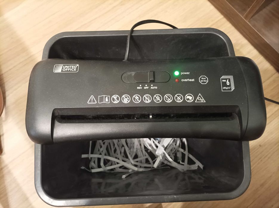 Guilhotina Universal Maped G3208 + Destruidora de papel United Office