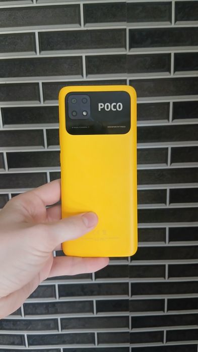 Продам смартфон Poco