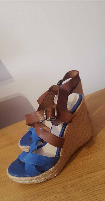 Sandalias em pele 38 Lindas