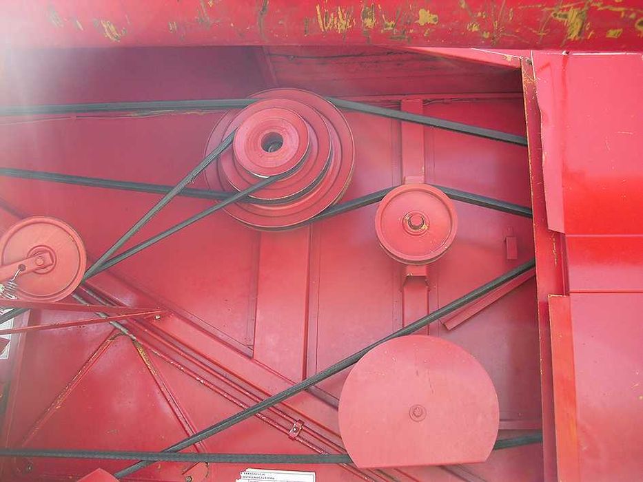 Зерноуборочный комбайн Massey Ferguson 330