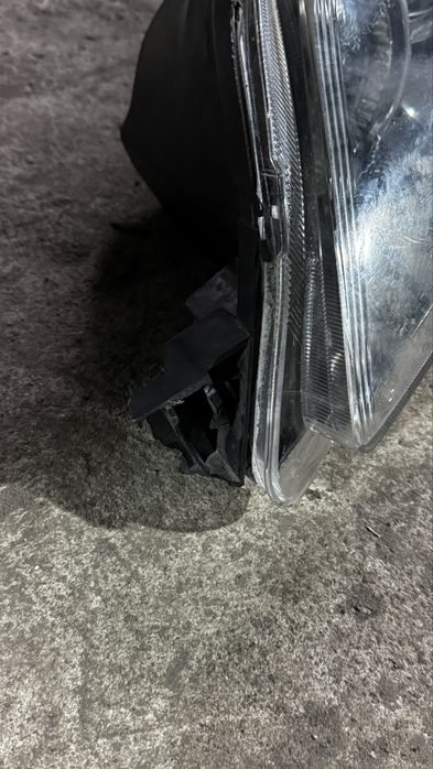 Фара Мазда 3 левая