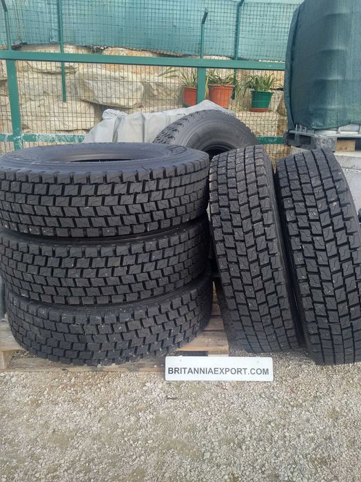 Pneus de camiao recauchutados 315/80R22.5 154/150K.