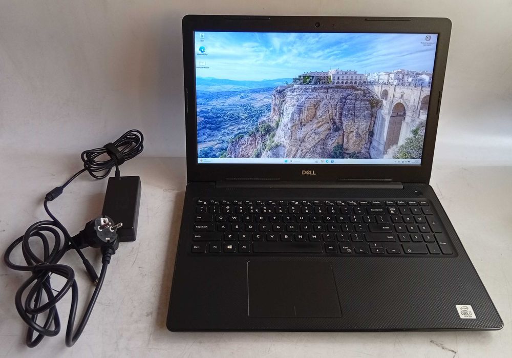 Laptop Dell Vostro 3590 15,6" 1920x1080 i7-10510U Radeon 610 256GB/8GB