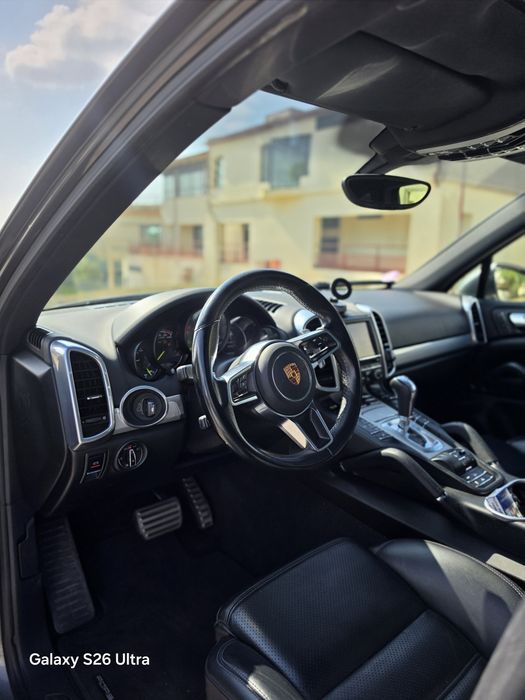 Porsche Cayenne S E-Hybrid | 2015 | 189.900 km | 28.500€