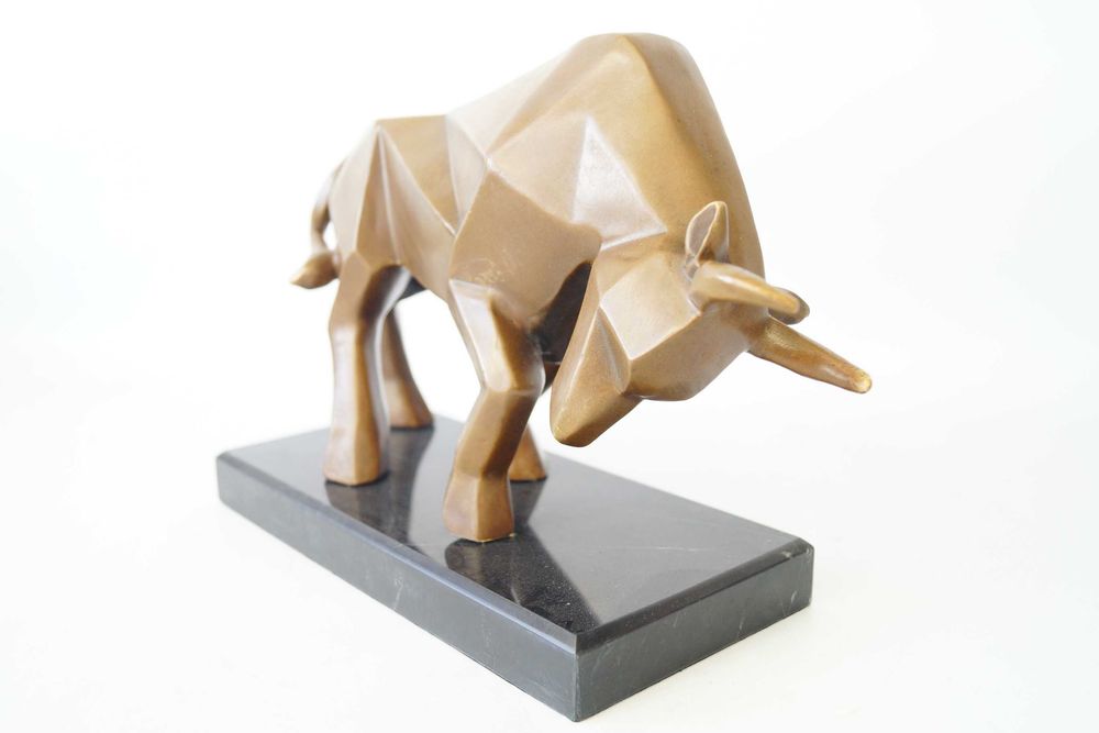 Figura z brązu BYK modernistyczny Byk z Wall Street