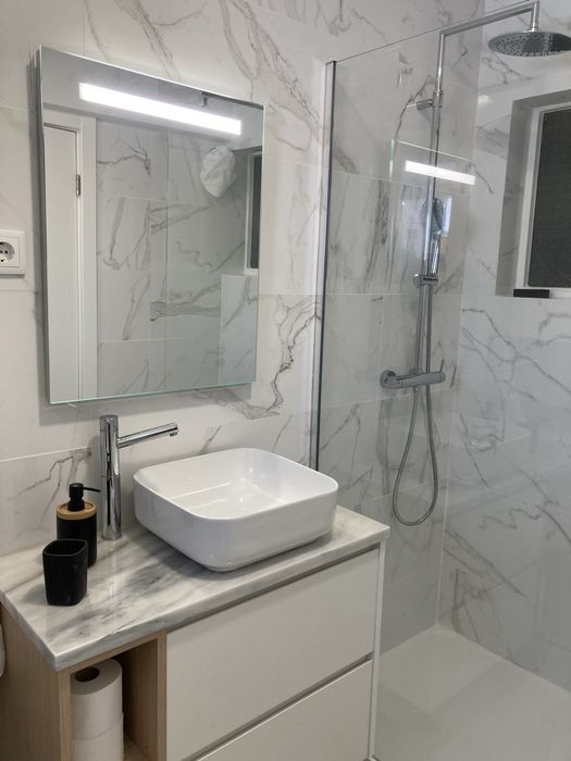 Apartamento T1 - 2ª Linha da praia c/garagem WI-FI