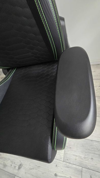 fotel gamingowy czarny