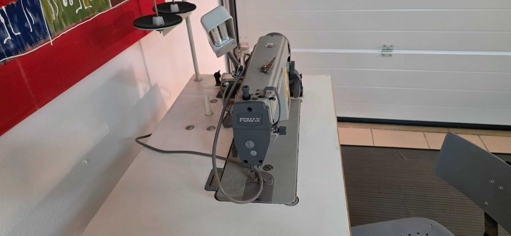 Máquina de Costura Industrial Fomax 5570 – Excelente Estado