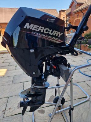 Sprzedam ponton wraz z silnikiem