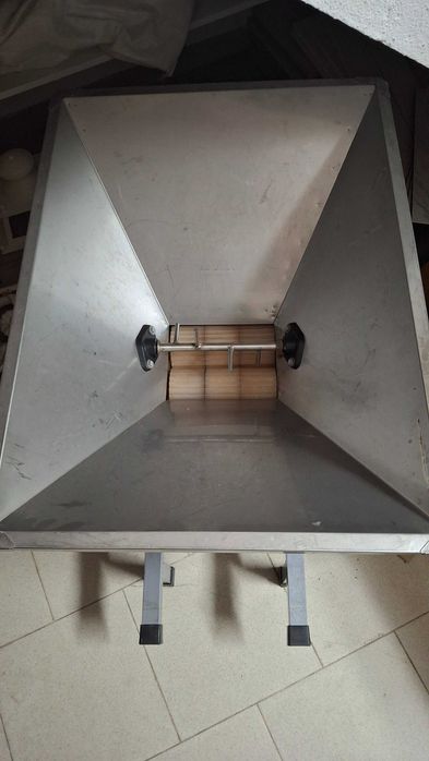 Esmagador de Uvas manual  Inox