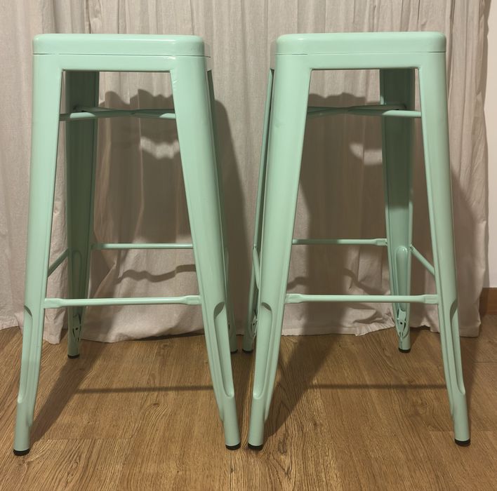 2 Bancos altos de ferro