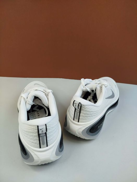 Buty Nike Vomero Plus Rr