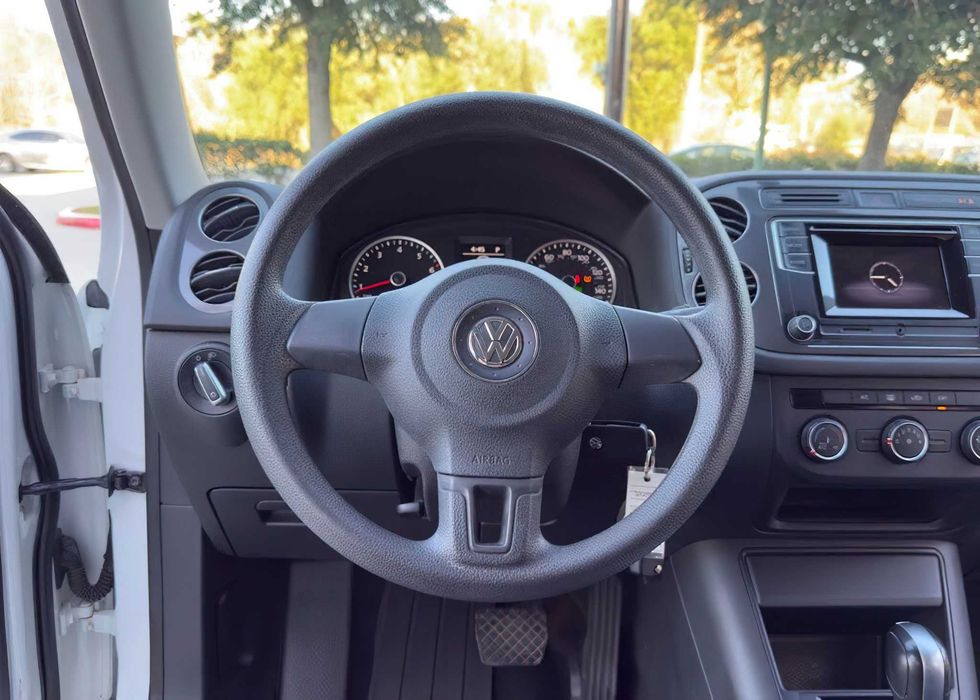 Volkswagen Tiguan      2016