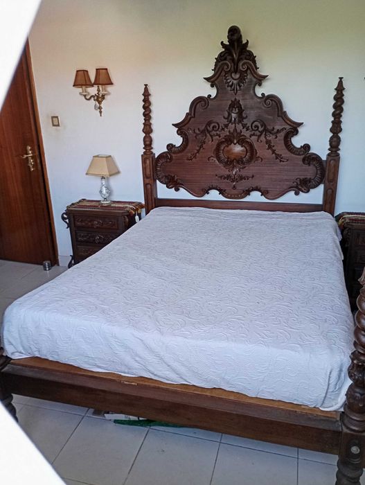 Bonita Mobília de Quarto Estilo Barroco com Colchão Pikolin