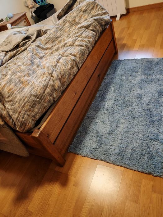 Mobília de quarto em madeira