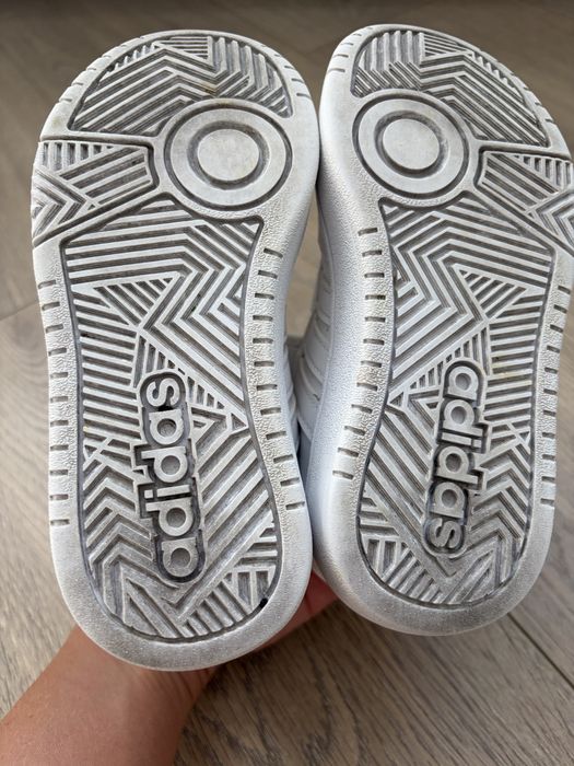 Кеди для дівчинки Adidas розмір 28