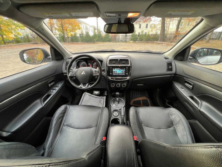 Mitsubishi Outlander Sport      2017