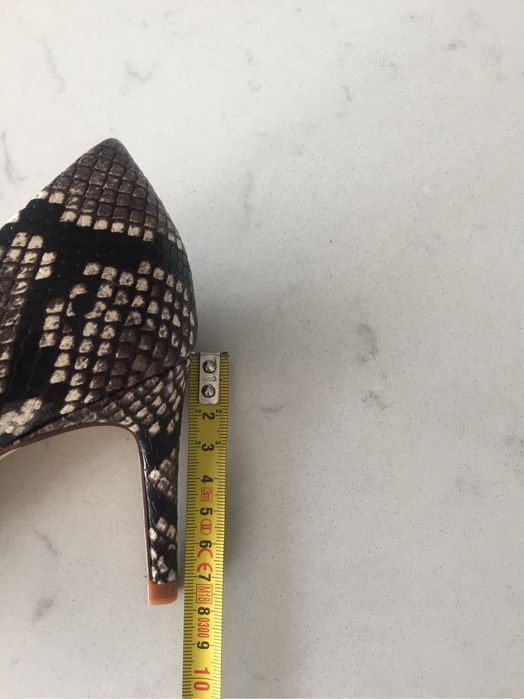 Sapatos em pele - Novos - Tam. 37