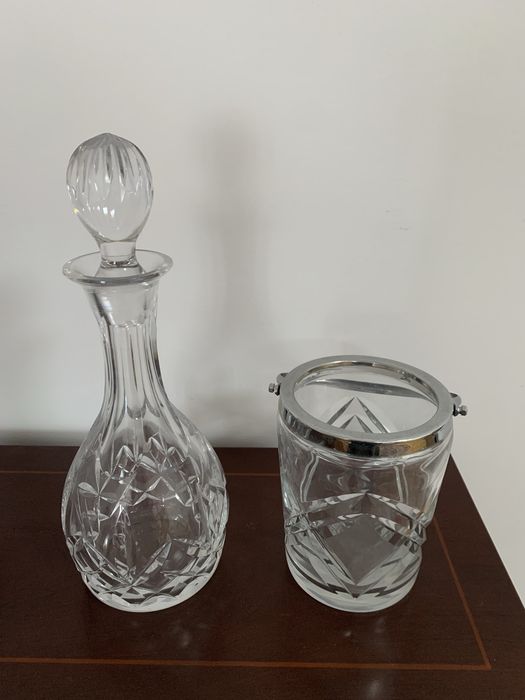 Garrafa e balde de gelo em Cristal