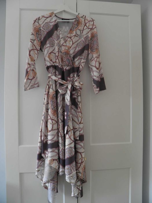 Elegancka sukienka midi Mohito roz.36