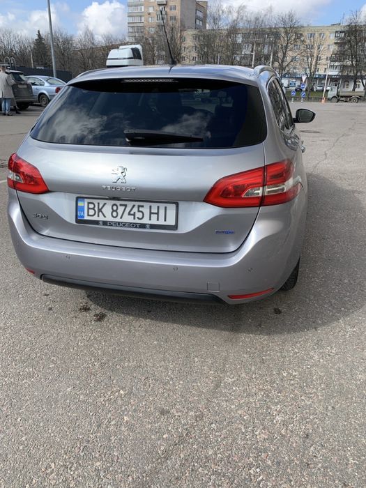 Peugeot 308 2015 року