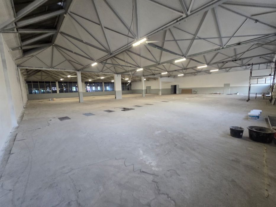 Wynajme hale centrum Lubina 1100m2