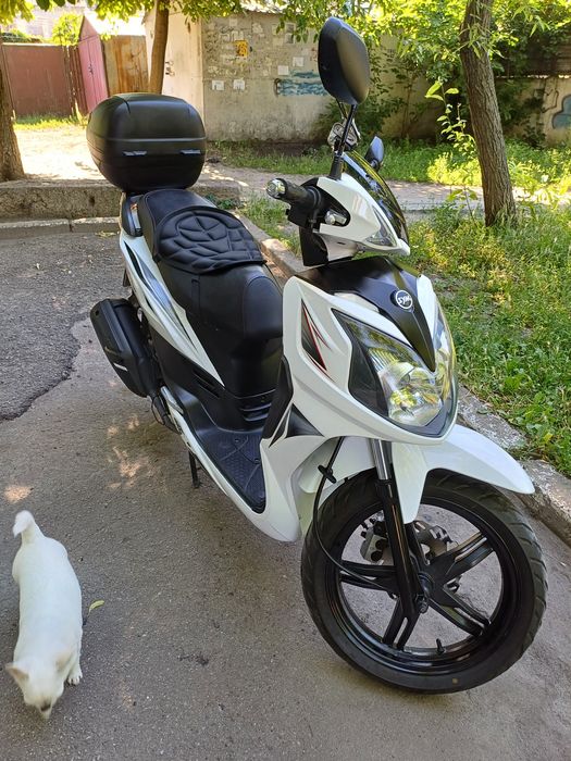 Продам мотоцикл (скутер)Sym symphony sr150